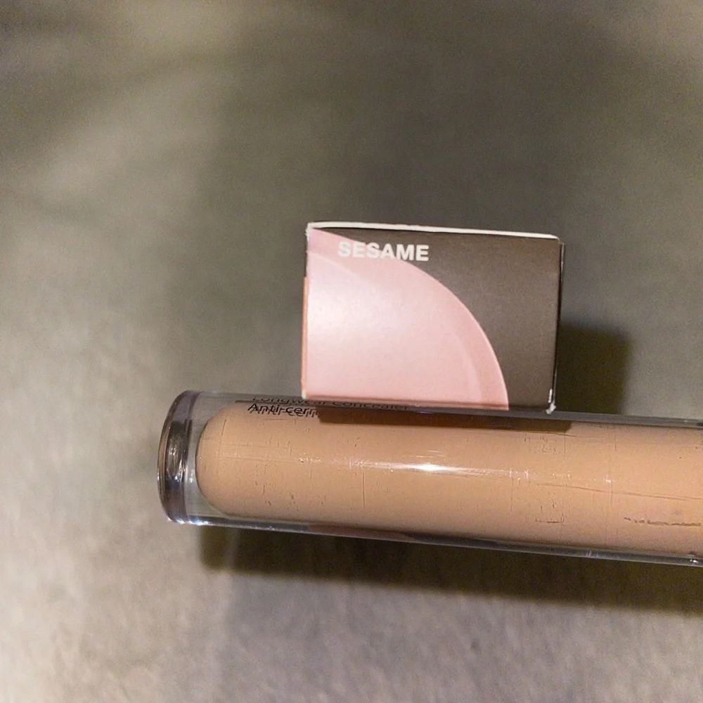 - Becca Ultimate Coverage Longwear Concealer